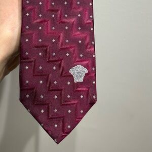 Versace Slim Silk Tie Burgundy Wine jacquard 7 cm / 2.75 inch Hologram